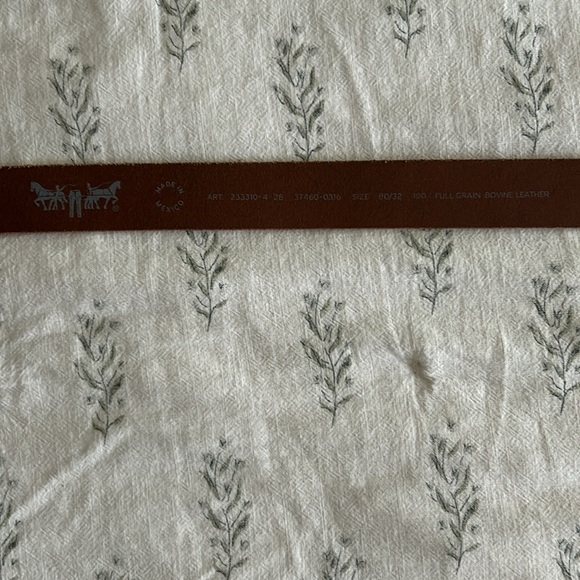 NWOT Levi’s  Brown Leather Belt - Picture 2 of 3